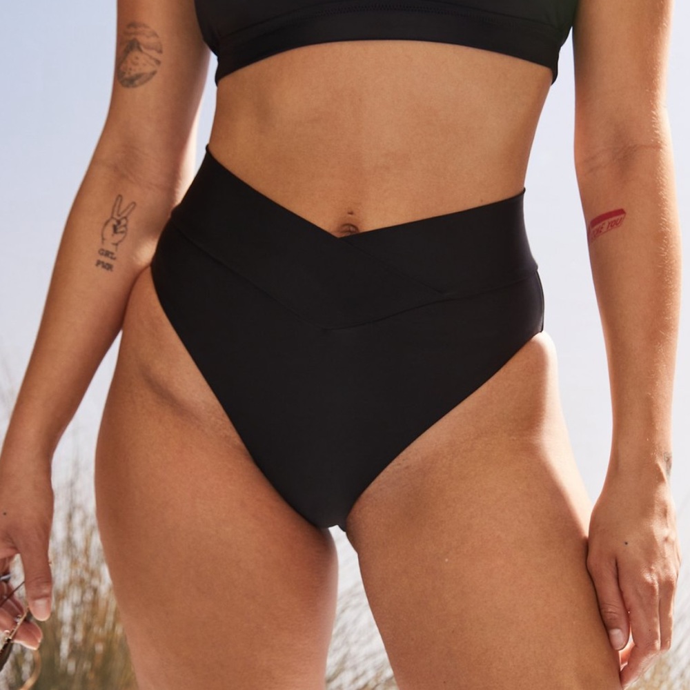 American Eagle AE Aerie V Crossover high waist cheeky bikini bottoms